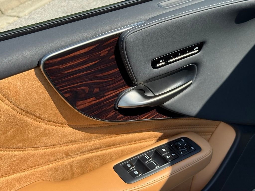 Certified 2024 Lexus LS 500 w/ Luxury Package RWD image 22