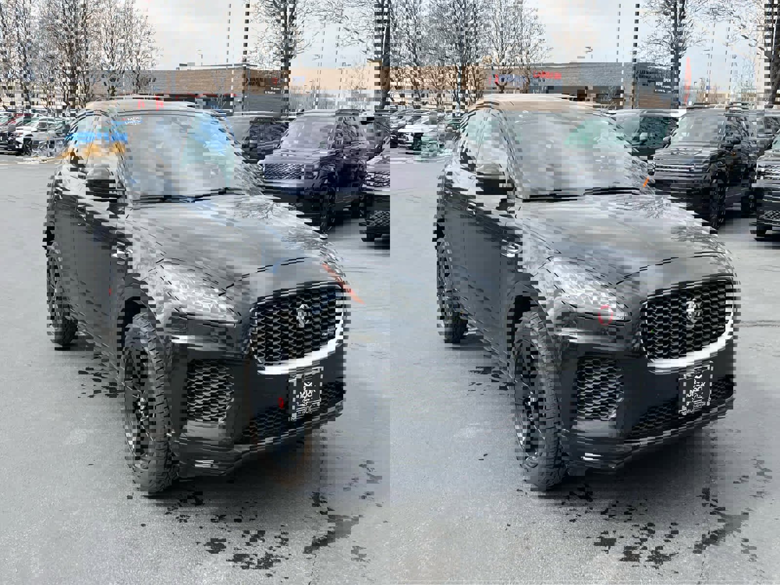 Used 2019 Jaguar E-PACE R-Dynamic SE image 4