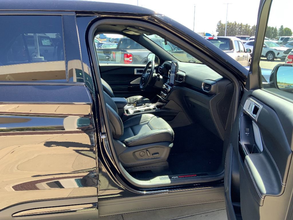 Used 2022 Ford Explorer ST w/ Equipment Group 401A image 31