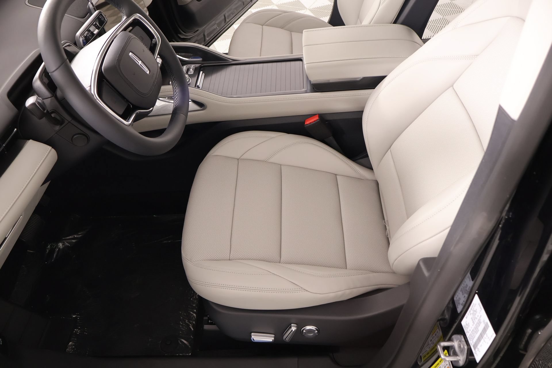 New 2026 Lincoln Nautilus Premier w/ Equipment Group 102A AWD/4WD image 11