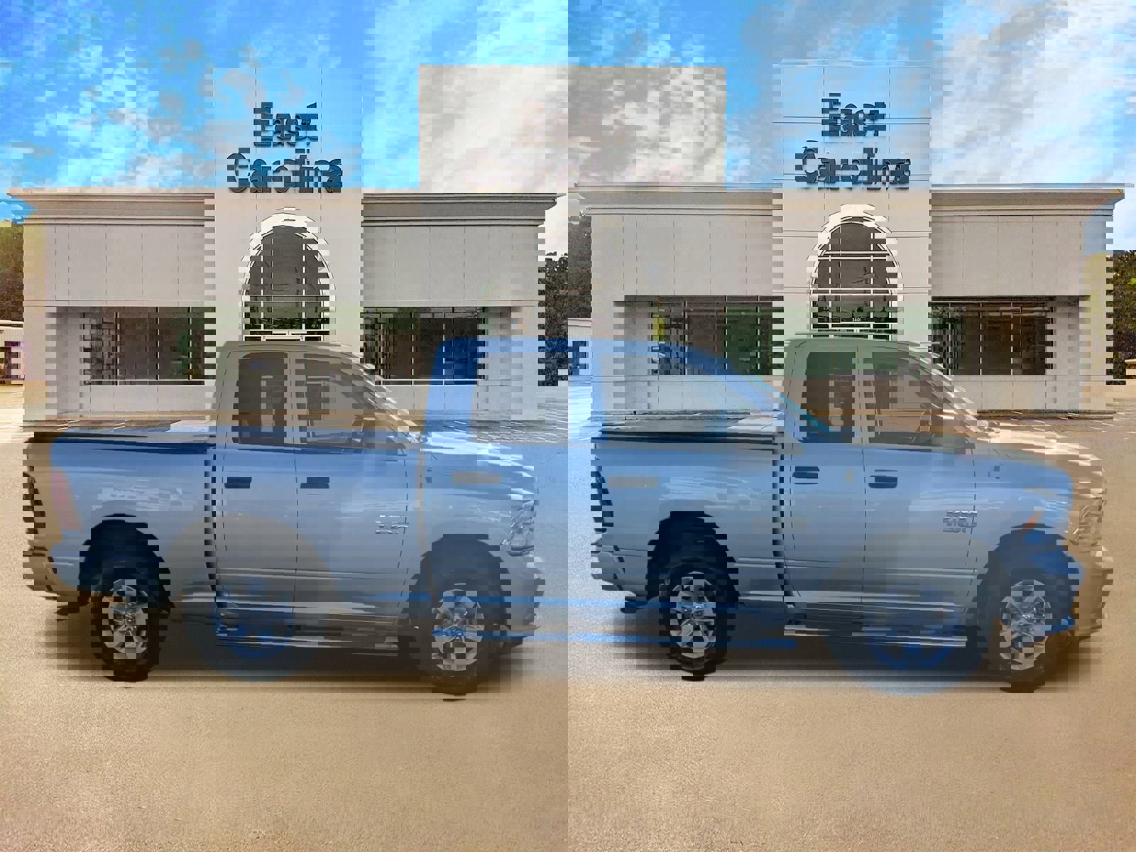 Used 2017 RAM 1500 Express image 2