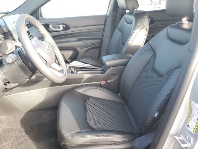 New 2026 Jeep Compass Latitude image 13