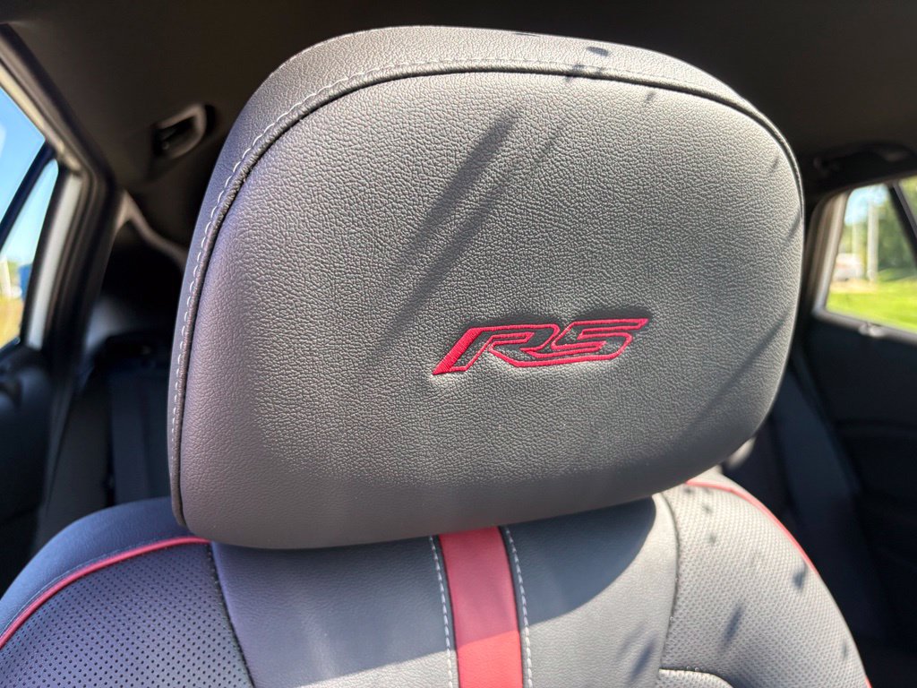 New 2026 Chevrolet Trax RS w/ Sunroof Package FWD image 32