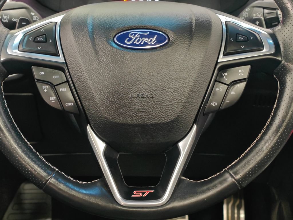 Used 2019 Ford Edge ST w/ Cold Weather Package AWD/4WD image 6