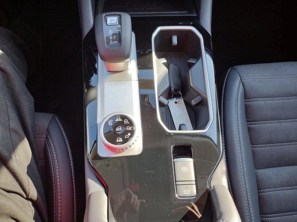 New 2025 Mitsubishi Outlander SE image 33