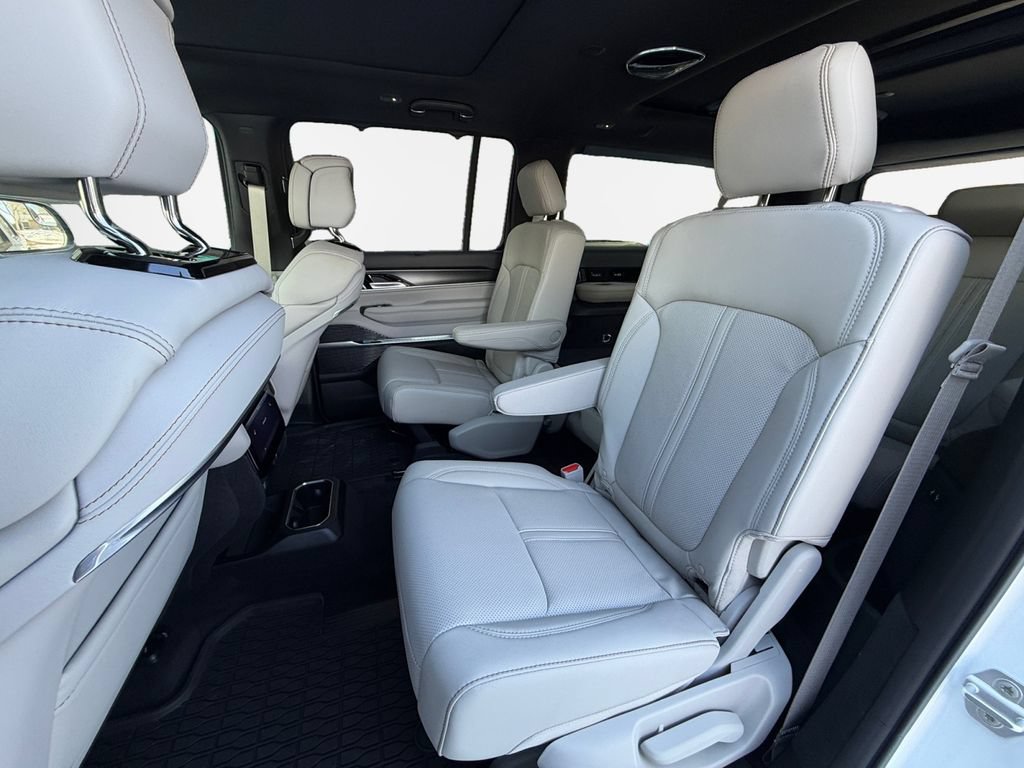 New 2026 Jeep Grand Wagoneer L Summit AWD/4WD image 28