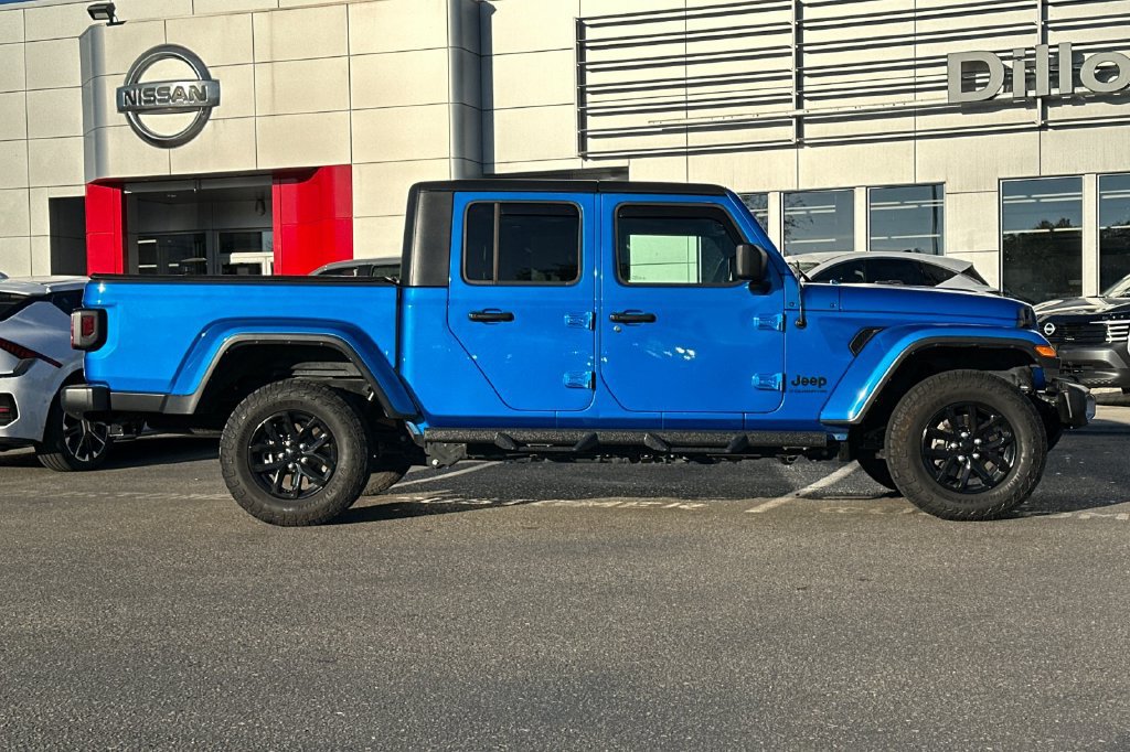Used 2023 Jeep Gladiator Sport AWD/4WD image 11
