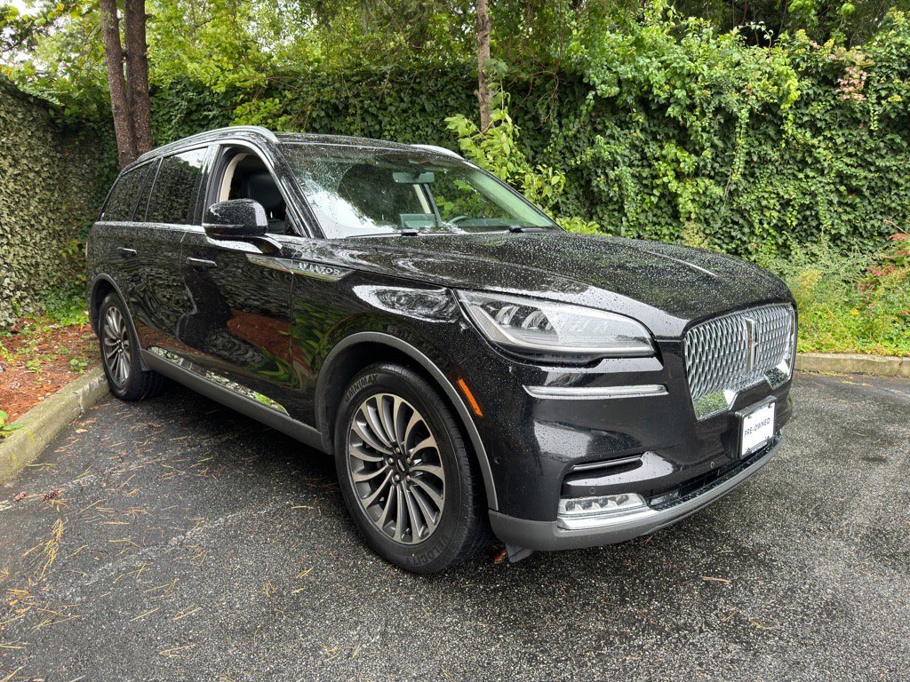 Used 2020 Lincoln Aviator Reserve w/ Equipment Group 201A image 3