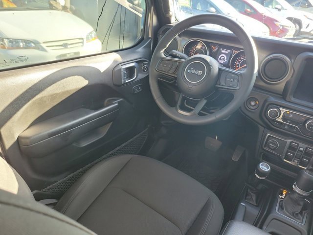 Used 2023 Jeep Gladiator Sport image 22
