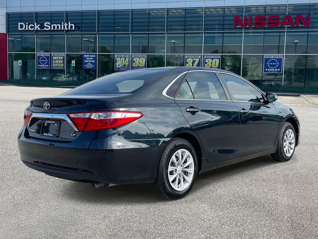 Used 2016 Toyota Camry LE image 6