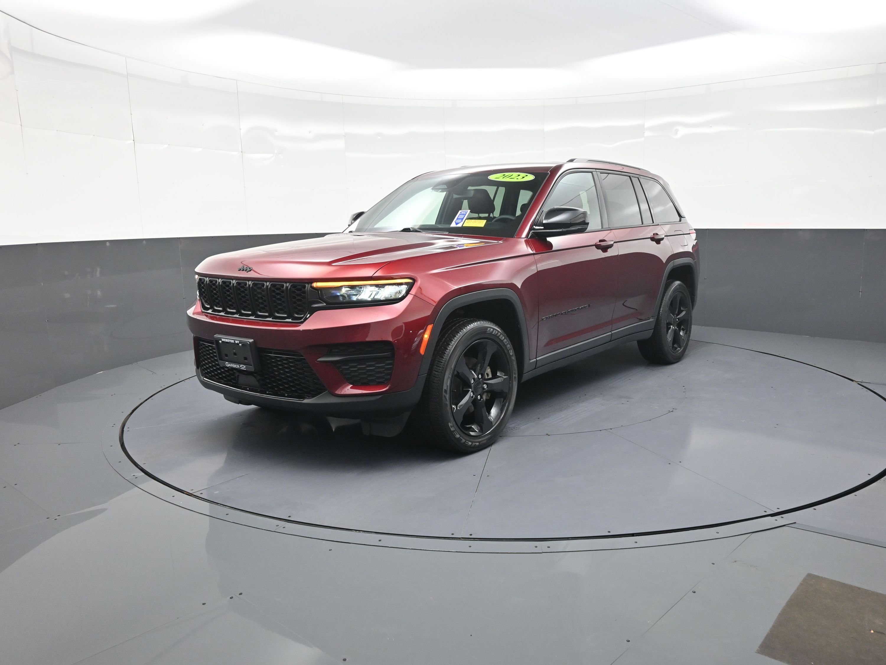 Used 2023 Jeep Grand Cherokee Altitude image 7