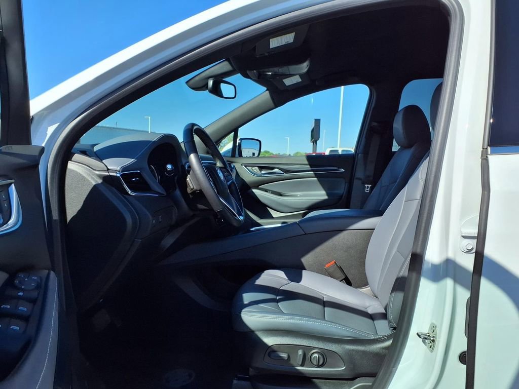 Used 2023 Buick Enclave Essence w/ LPO, Floor Liner Package FWD image 21