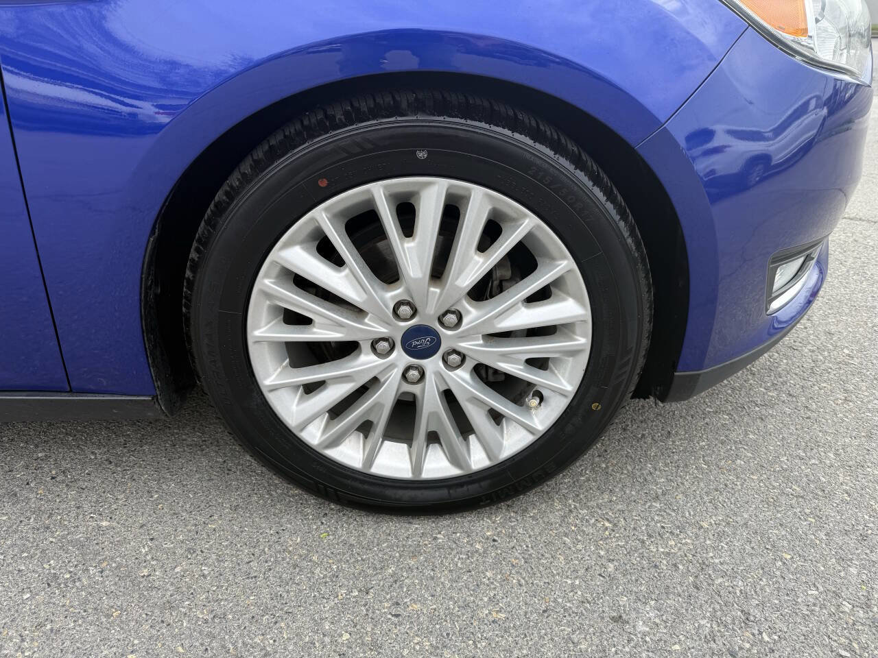 Used 2015 Ford Focus Titanium w/ Titanium Technology Package FWD image 14