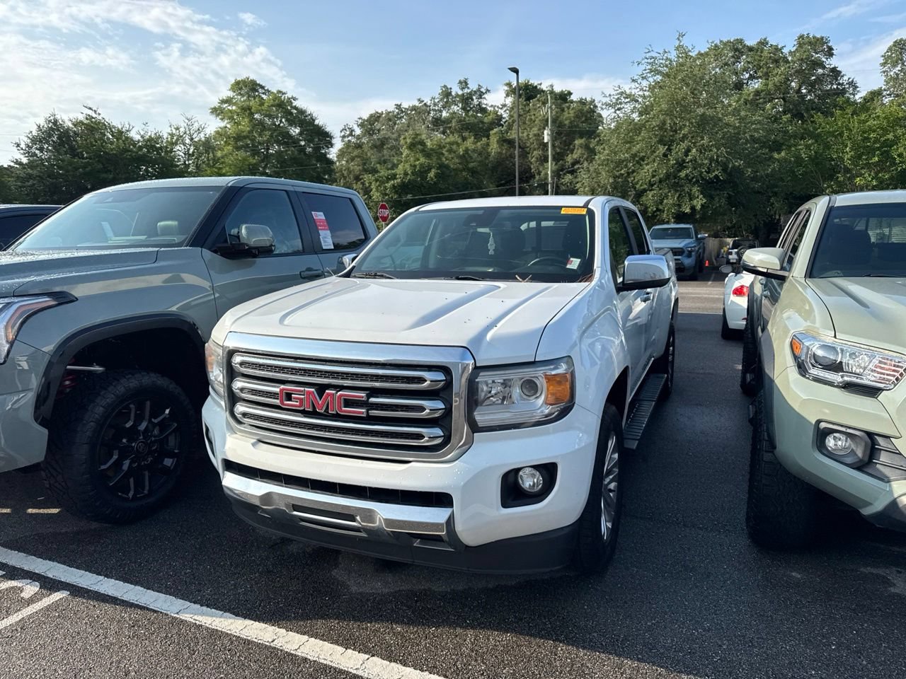 Used 2019 GMC Canyon SLT w/ Driver Alert Package RWD image 1