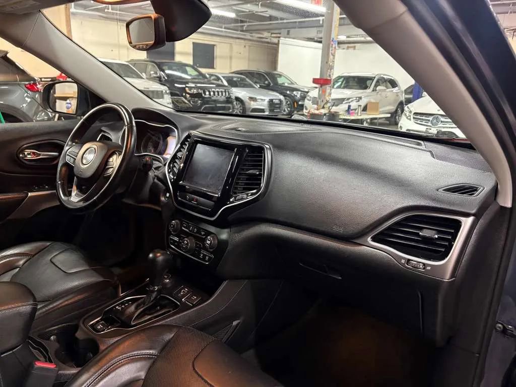 Used 2019 Jeep Cherokee Limited AWD/4WD image 22