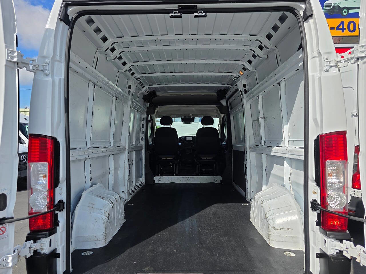 Used 2023 RAM ProMaster 2500 image 11