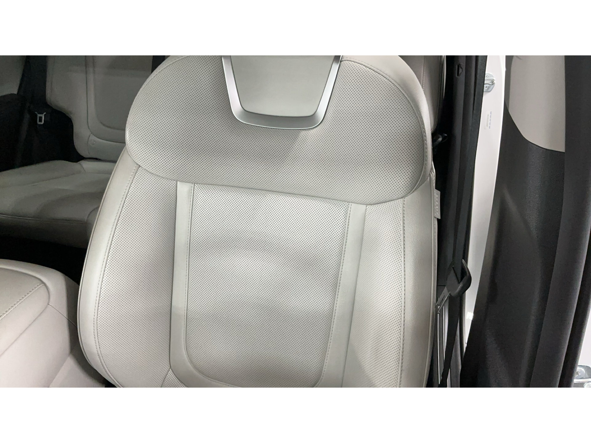 Certified 2025 Hyundai Tucson Limited AWD/4WD image 27