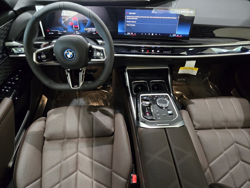 New 2026 BMW i7 xDrive60 w/ Executive Package AWD/4WD image 26