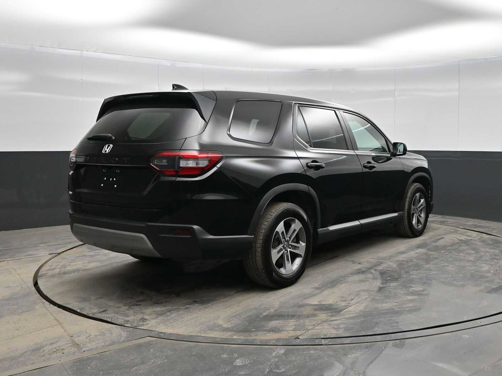 Used 2024 Honda Pilot EX-L image 7