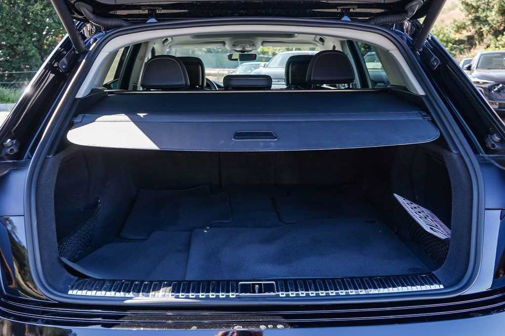 Used 2022 Audi e-tron Premium w/ Convenience Plus Package AWD/4WD image 29