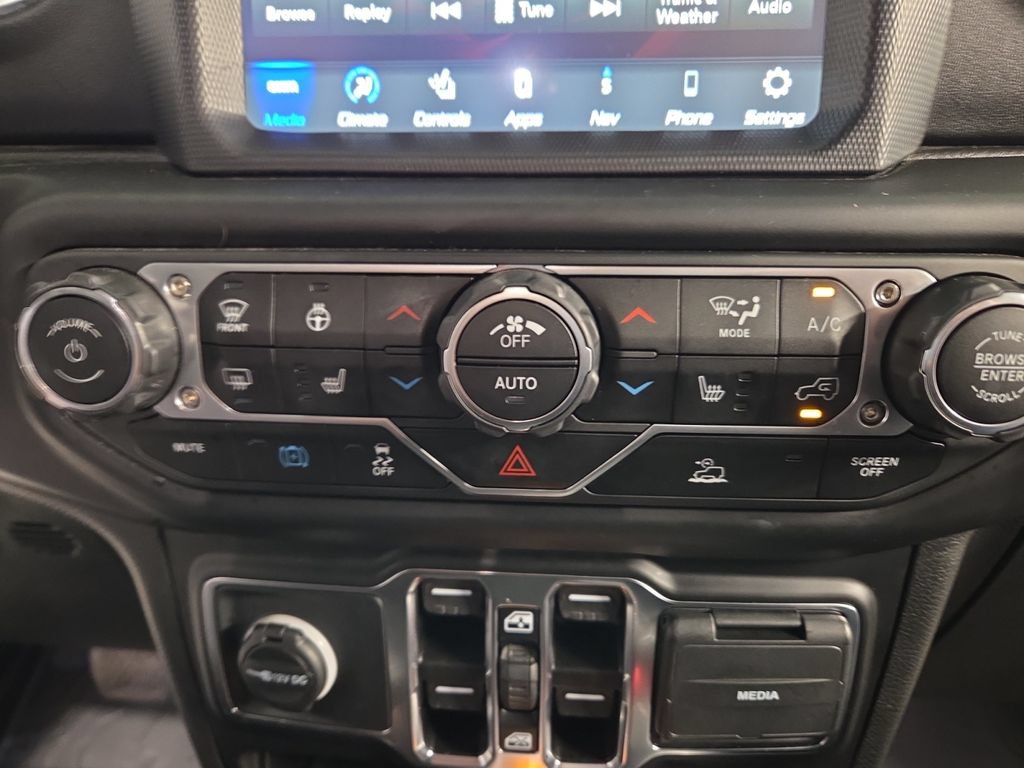 Used 2023 Jeep Wrangler Unlimited Sahara w/ Cold Weather Group AWD/4WD image 18
