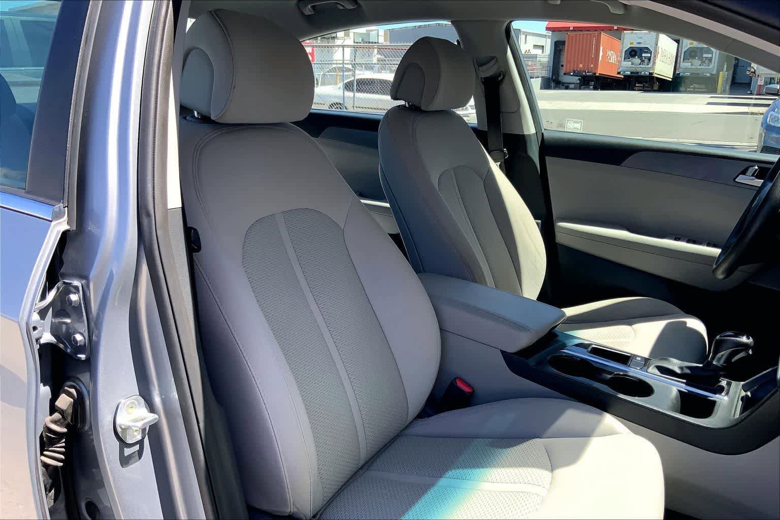 Used 2016 Hyundai Sonata SE FWD image 14