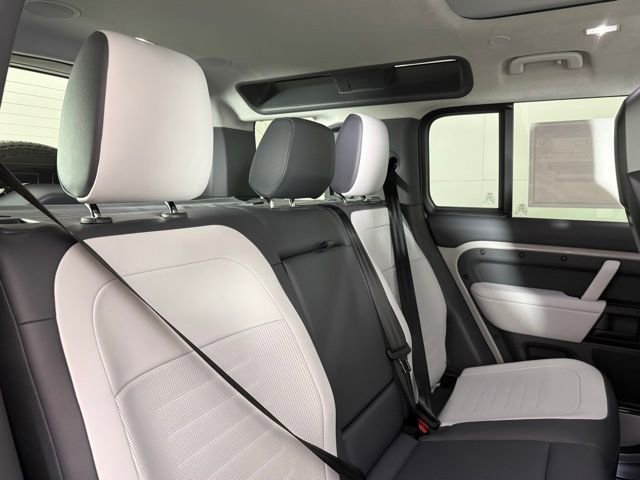 New 2026 Land Rover Defender 110 OCTA image 29
