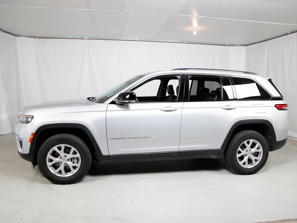 Used 2022 Jeep Grand Cherokee Limited image 22