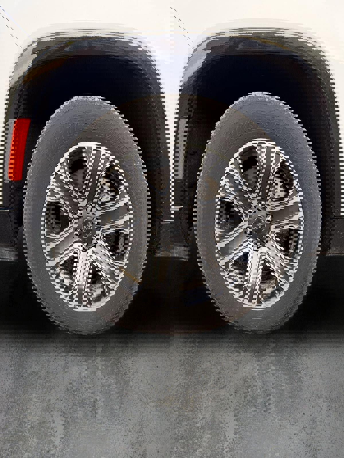 Used 2025 Jeep Wagoneer L 4WD image 5