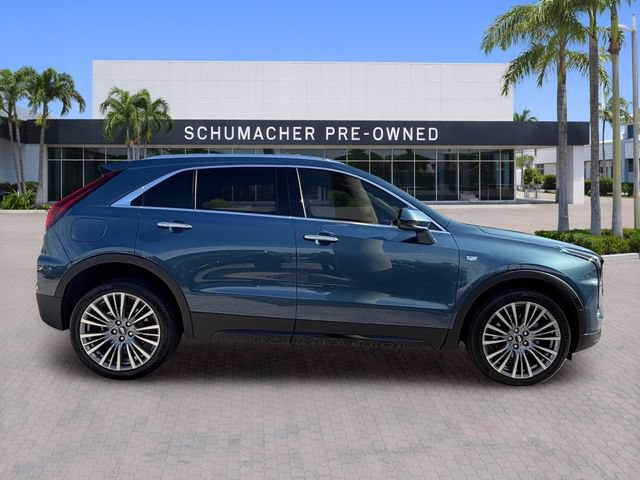 Used 2024 Cadillac XT4 Premium Luxury w/ Cold Weather Package FWD image 8