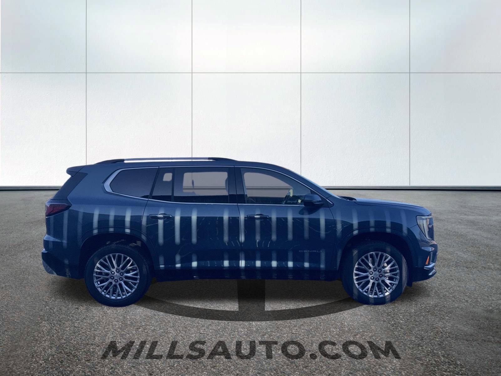 Used 2025 GMC Acadia Denali w/ LPO, All-Weather Package image 4