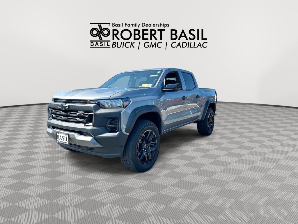 Used 2024 Chevrolet Colorado Trail Boss w/ Technology Package AWD/4WD image 4