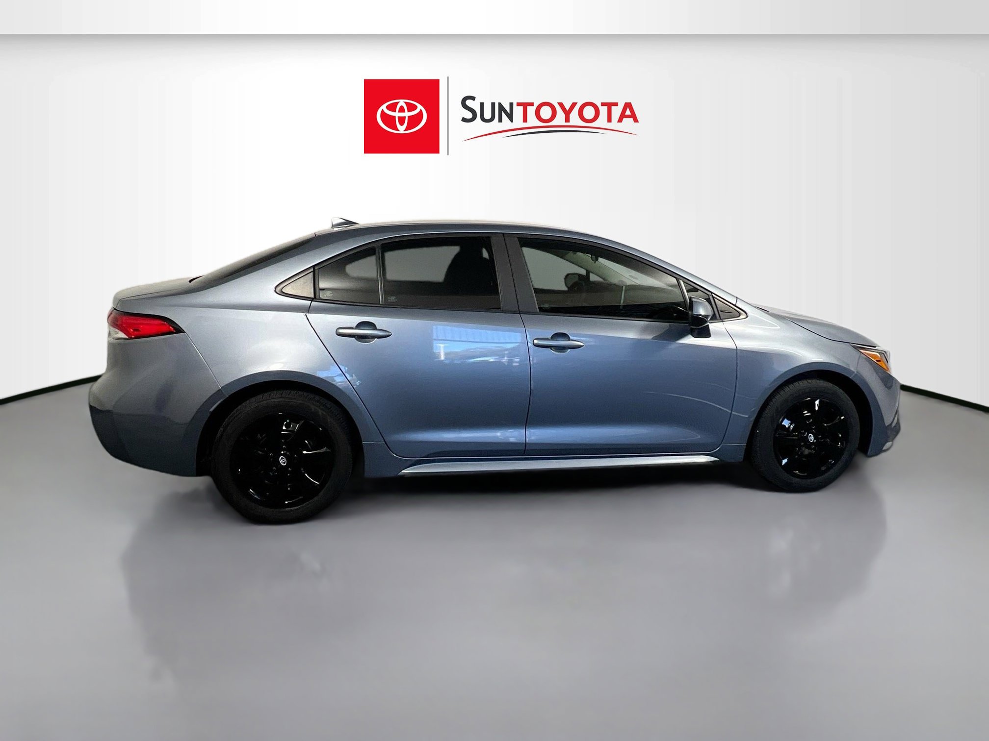 Used 2020 Toyota Corolla LE image 2
