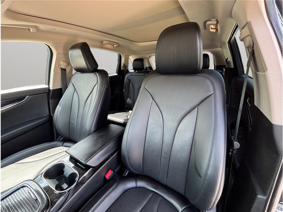 Used 2021 Lincoln Nautilus Reserve image 19