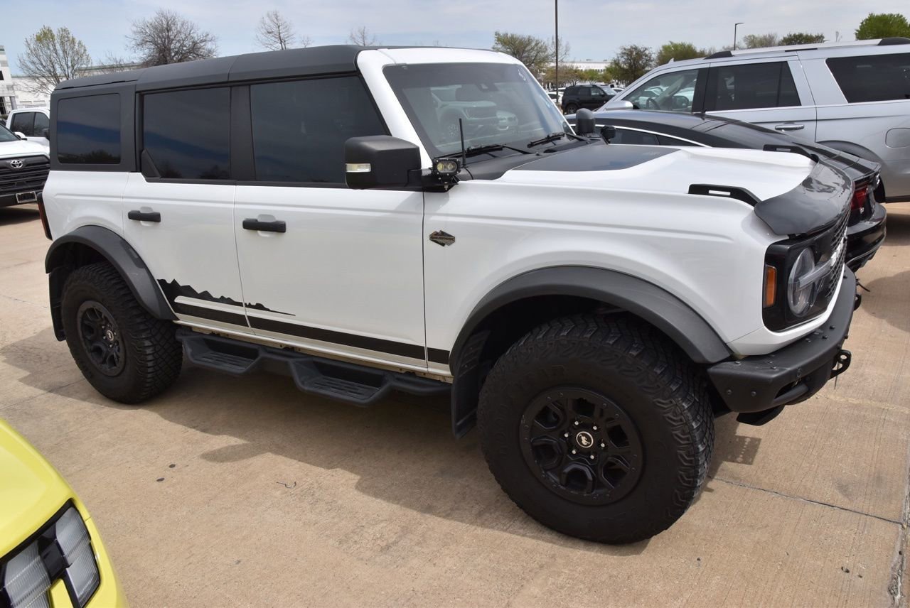 Used 2023 Ford Bronco Wildtrak image 5