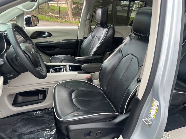 Used 2023 Chrysler Pacifica Limited image 34
