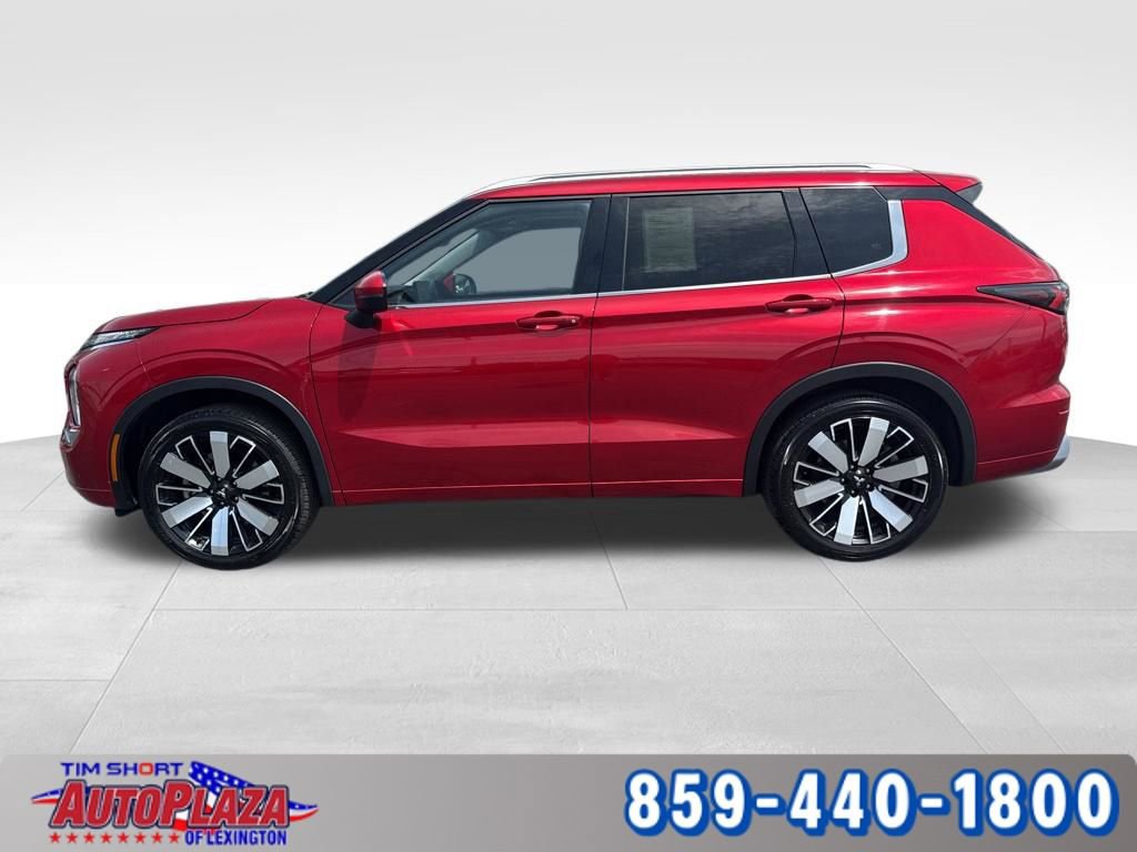 Used 2025 Mitsubishi Outlander AWD image 12