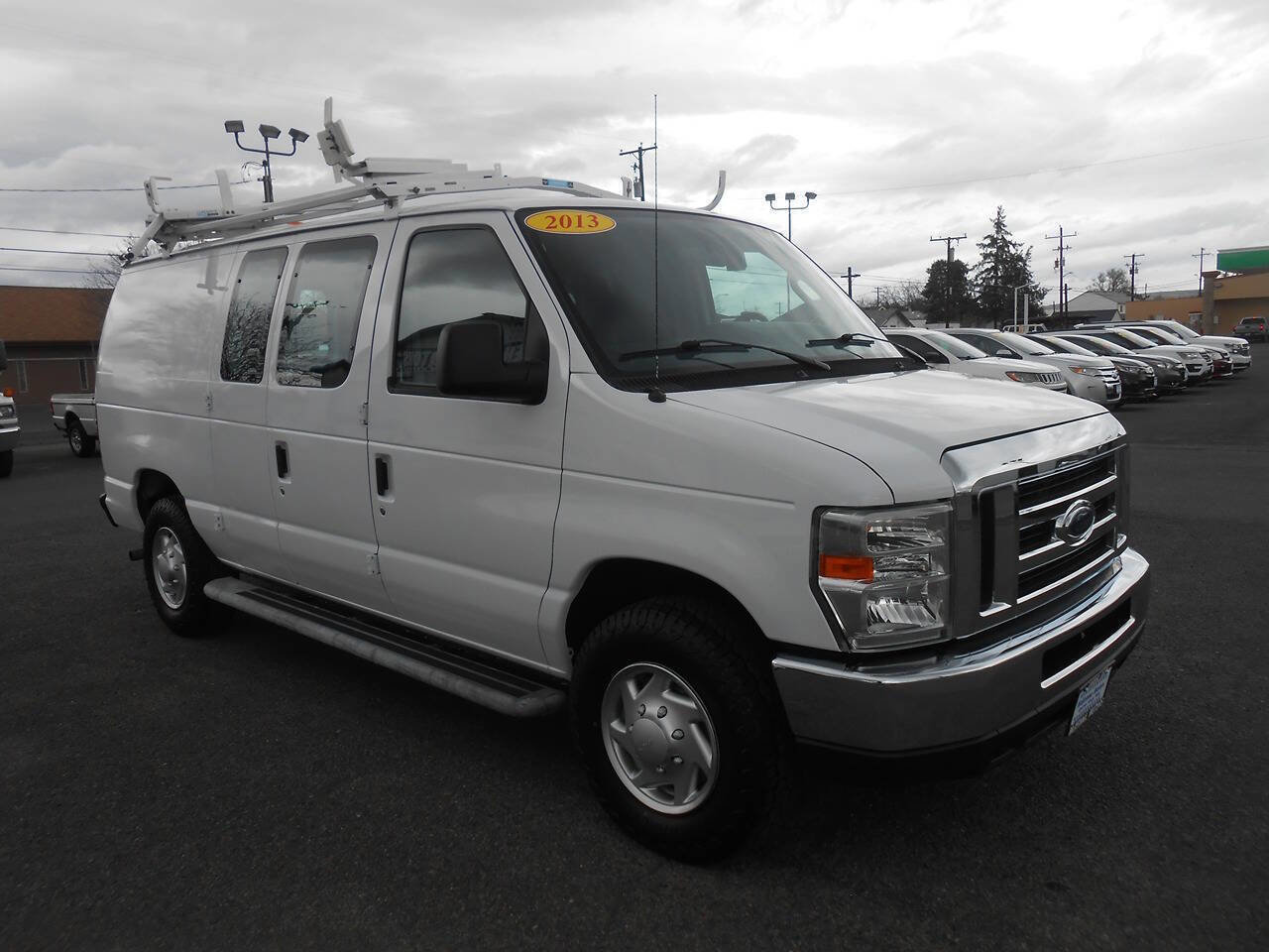 Used 2013 Ford E-250 and Econoline 250 w/ PWR Group image 3