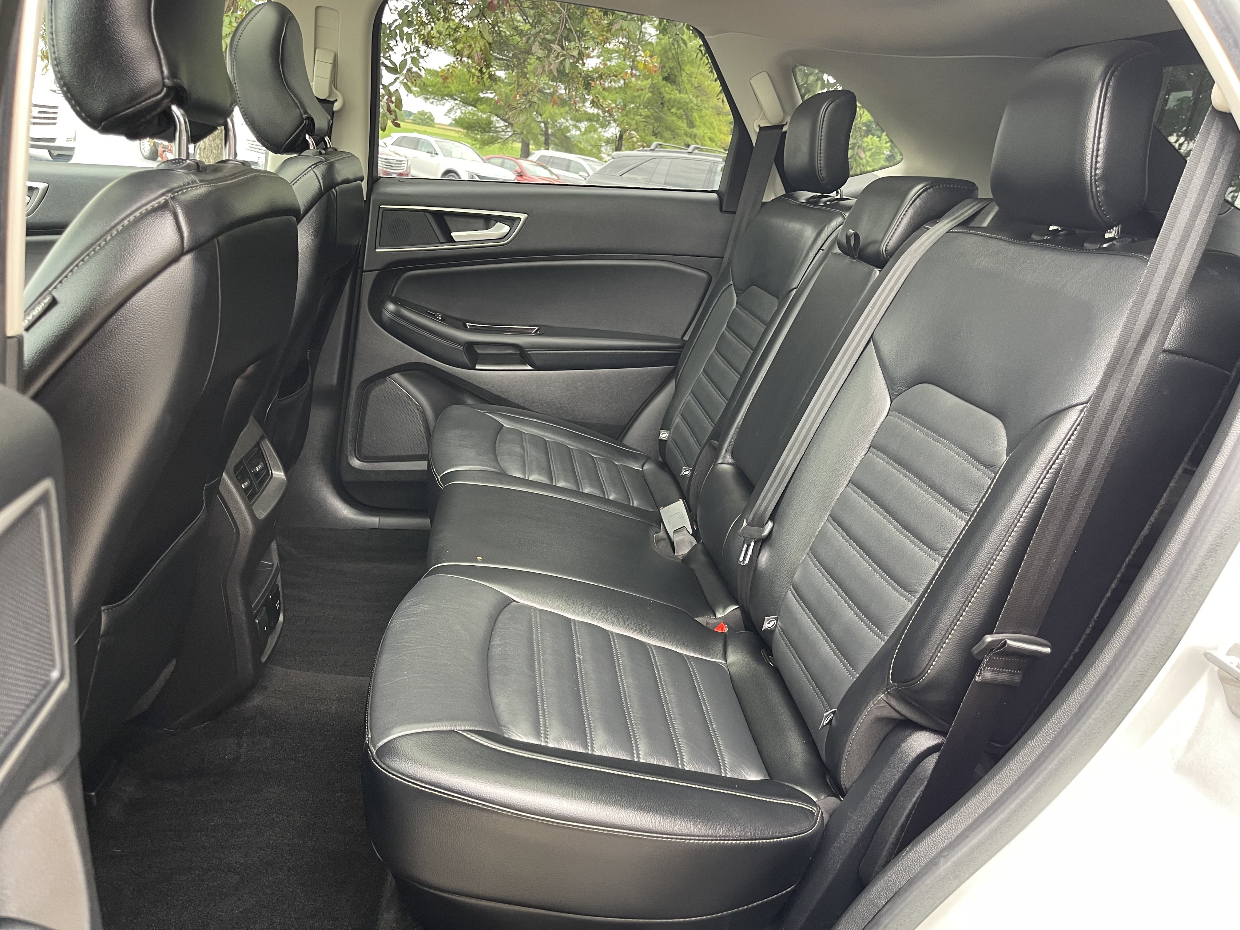 Used 2017 Ford Edge SEL w/ Equipment Group 201A AWD/4WD image 16
