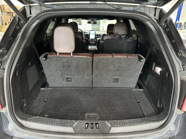 Used 2022 Ford Explorer Platinum w/ Equipment Group 601A AWD/4WD image 24