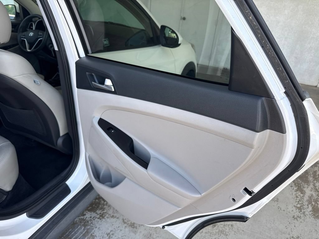 Used 2019 Hyundai Tucson SE AWD/4WD image 32