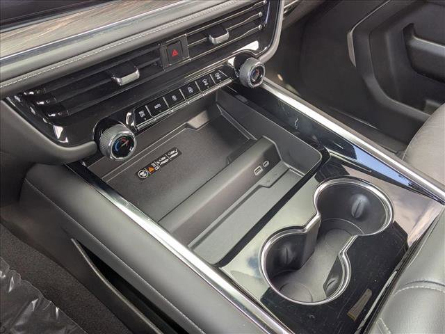 Used 2025 Chevrolet Tahoe LT AWD/4WD image 16