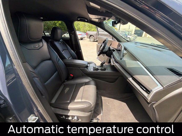 Used 2025 Cadillac XT4 Premium Luxury AWD/4WD image 25
