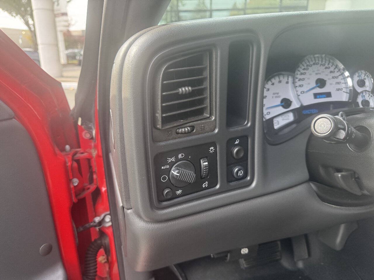 Used 2007 Chevrolet Silverado 1500 LT w/ Extended Cab Value Package RWD image 17
