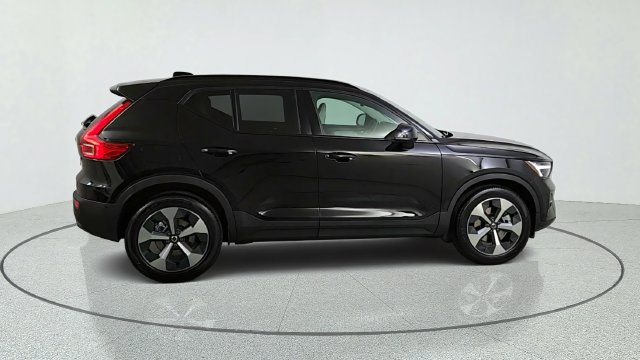 New 2026 Volvo XC40 B5 Plus w/ Protection Package Premier AWD/4WD image 8