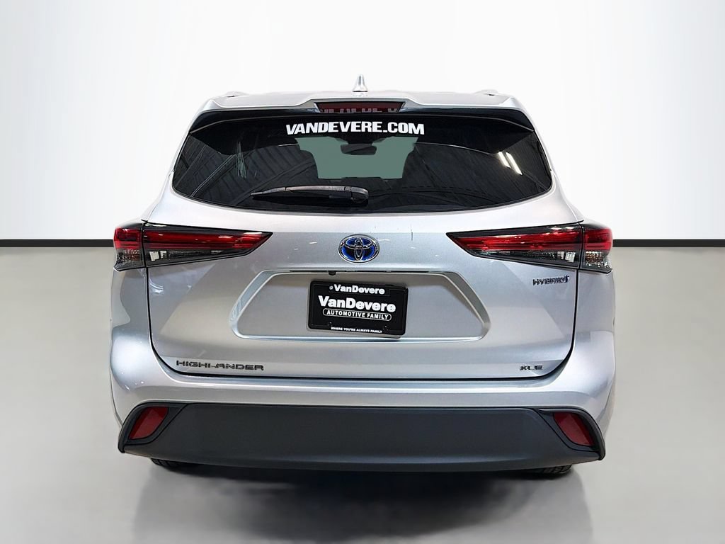 Used 2022 Toyota Highlander XLE AWD/4WD image 8