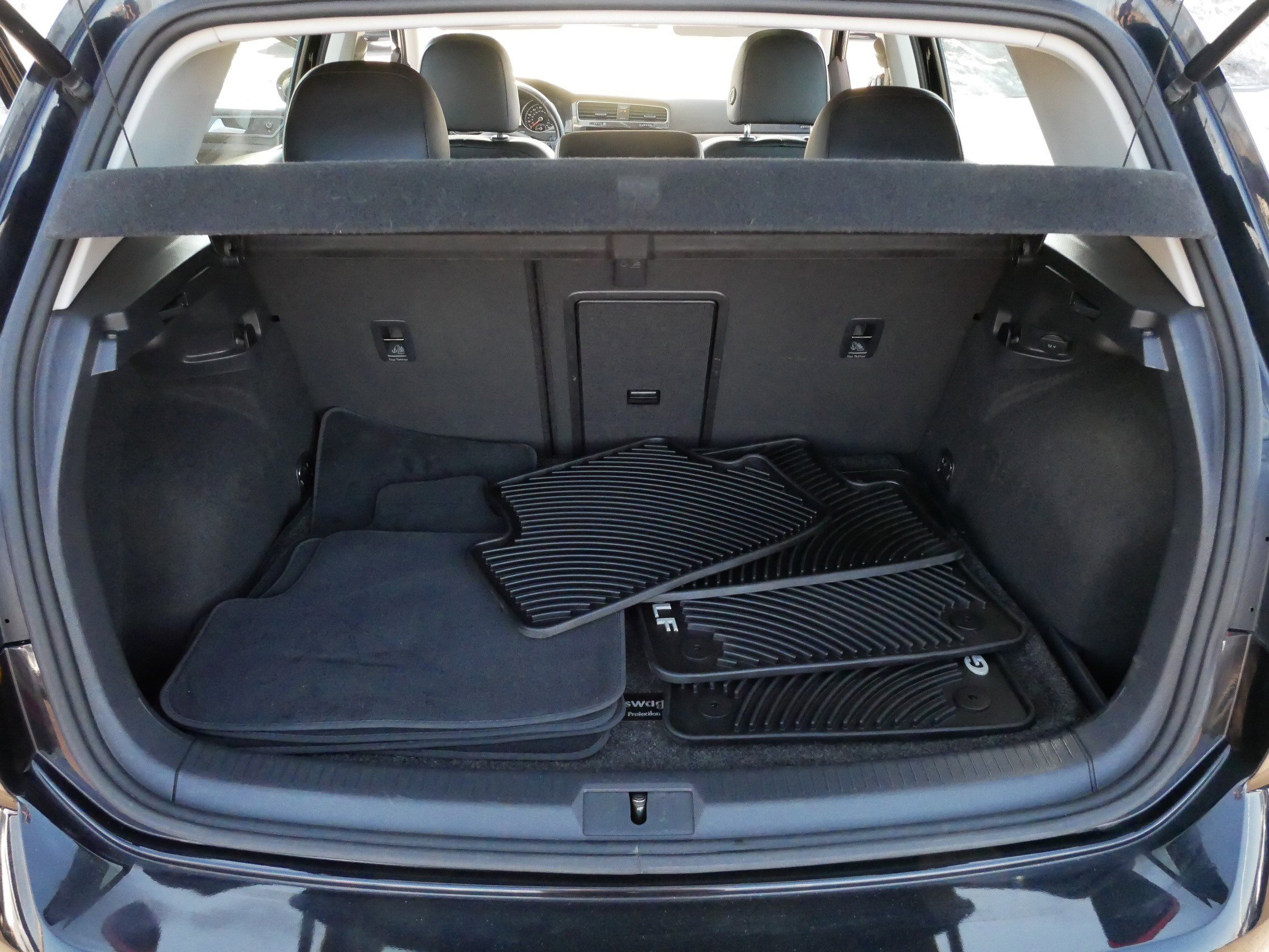 Used 2018 Volkswagen Golf SE image 18