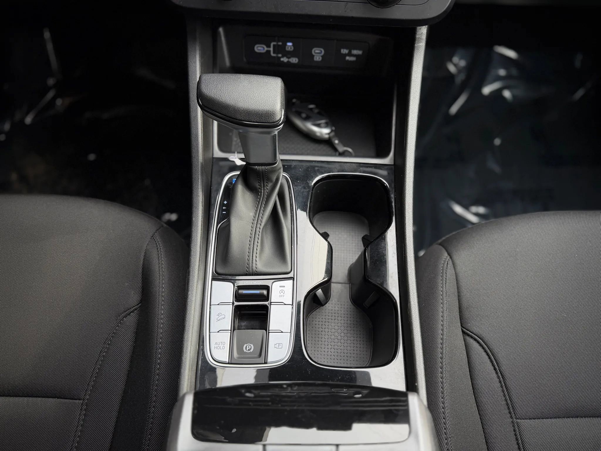 Used 2025 Hyundai Tucson SE image 19