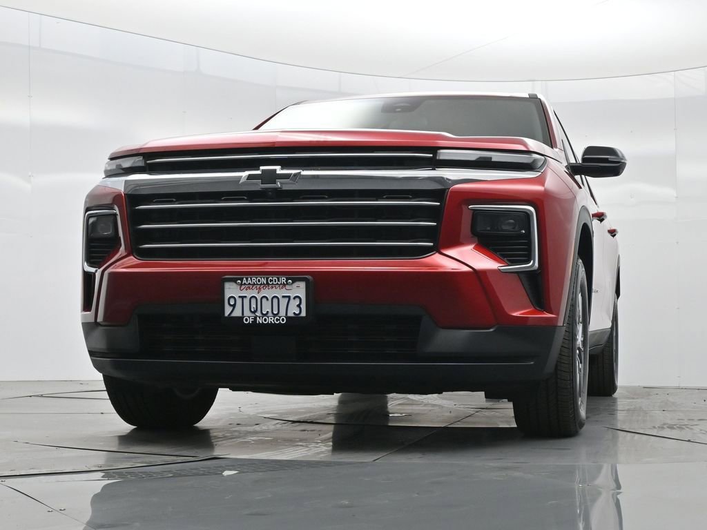 Used 2025 Chevrolet Traverse LT w/ Driver Confidence Package image 47