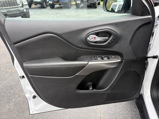 Used 2019 Jeep Cherokee Limited FWD image 24